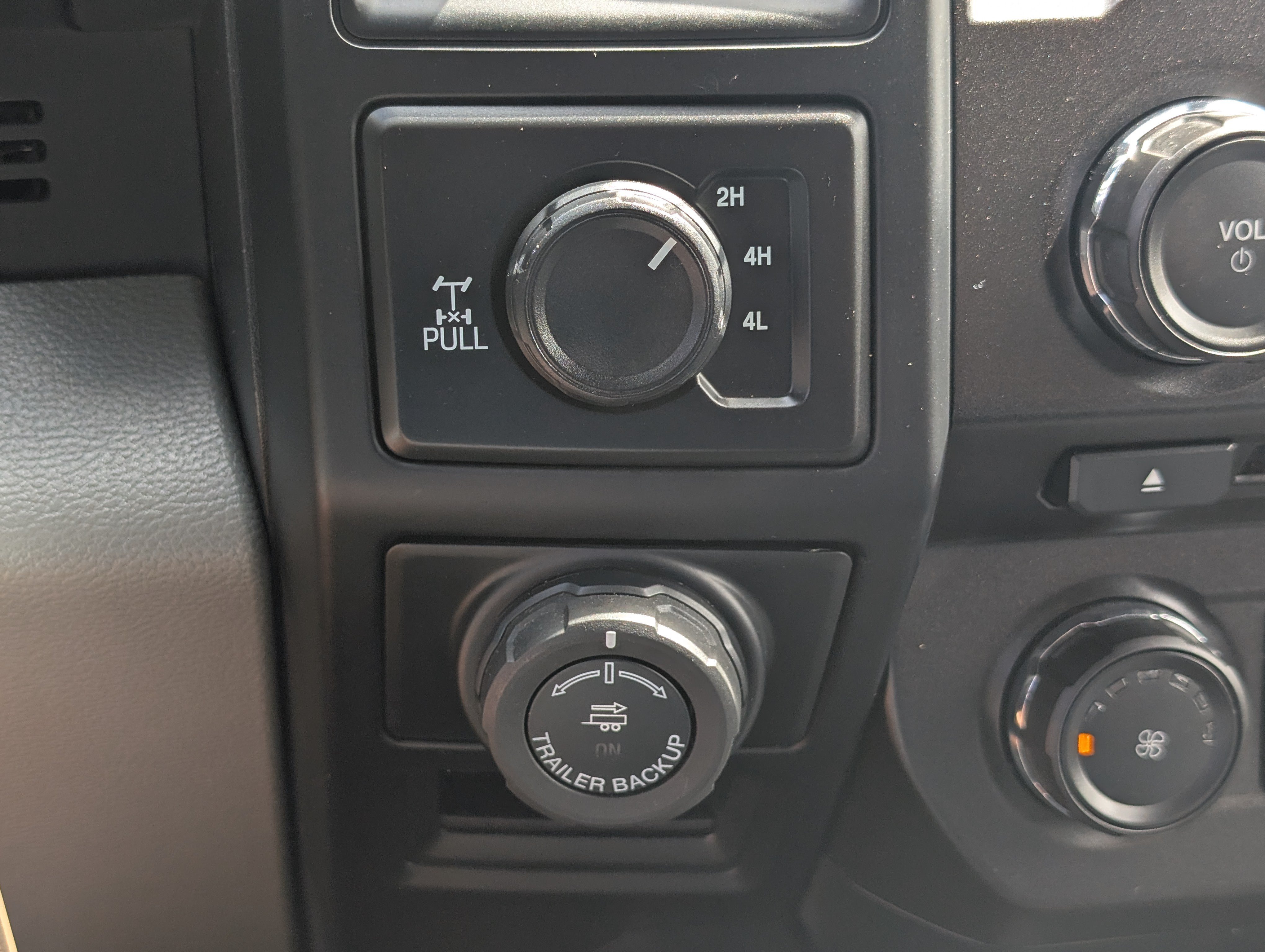 Certified 2018 Ford F150 XL w/ Equipment Group 101A Mid AWD/4WD image 21