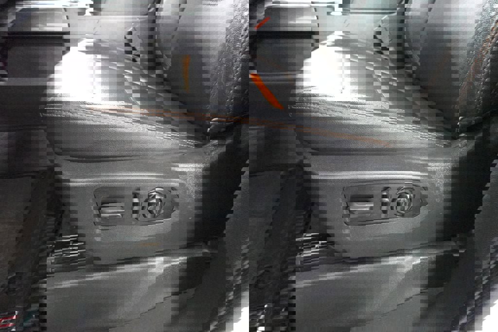 Used 2021 GMC Sierra 1500 AT4 image 11