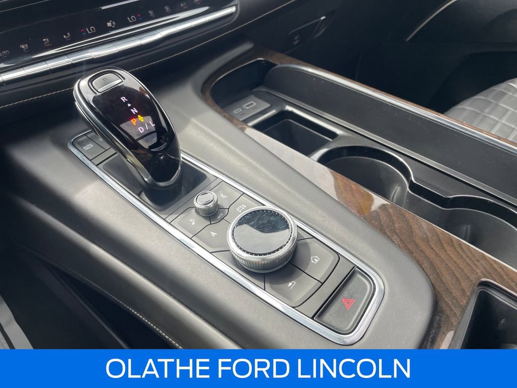 Used 2024 Cadillac Escalade Sport Platinum w/ LPO, ONYX Package AWD/4WD image 29