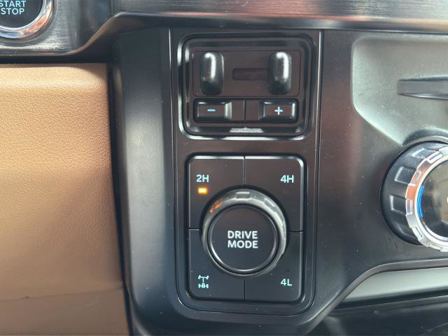 Certified 2024 Ford F250 Lariat w/ Lariat Ultimate Package AWD/4WD image 32