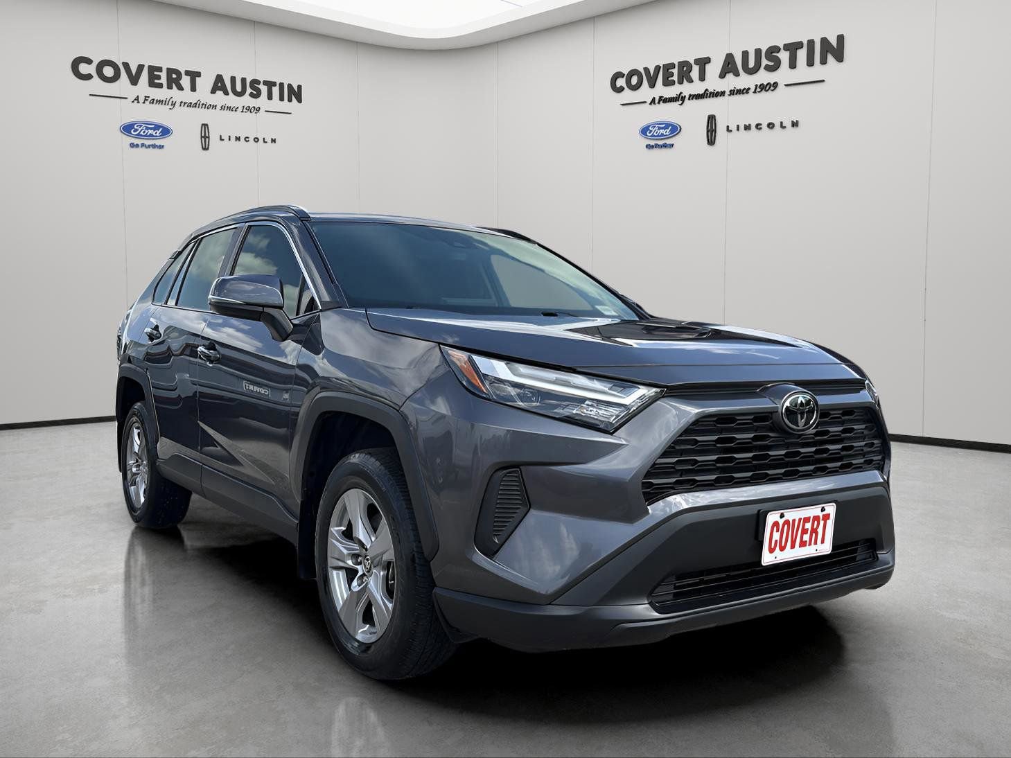 Used 2025 Toyota RAV4 XLE w/ Convenience Package image 7