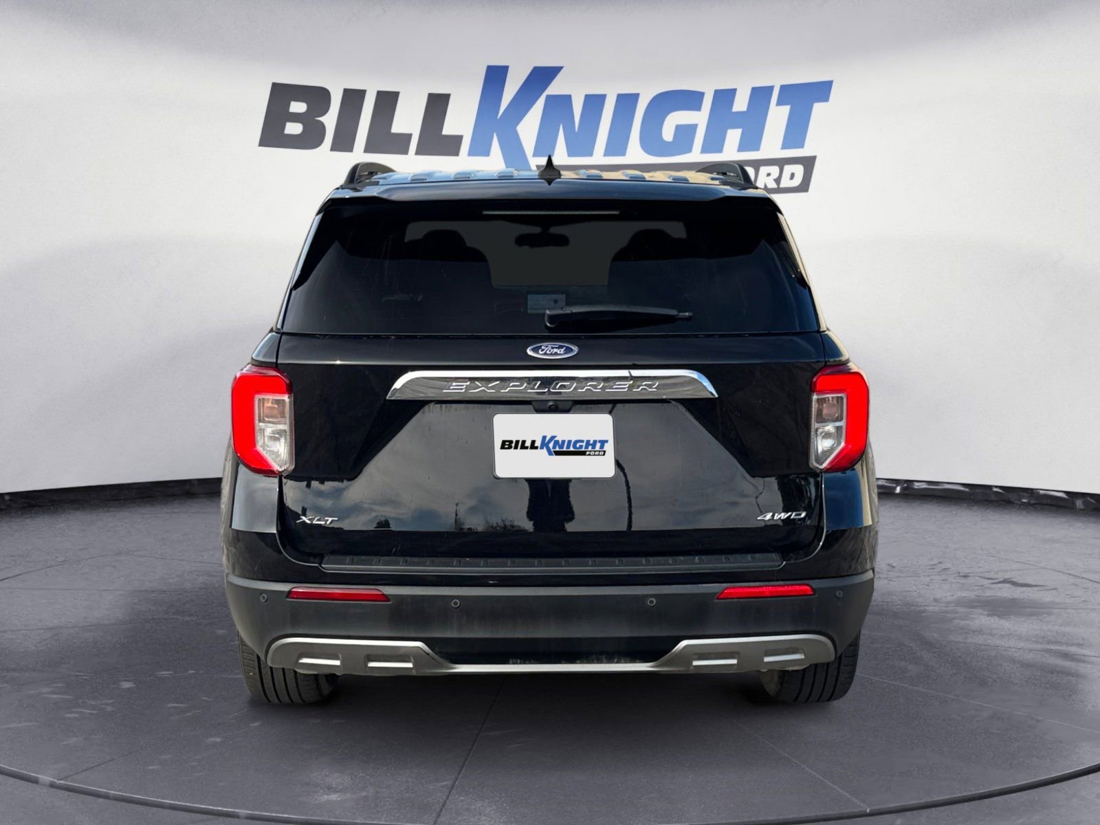 Certified 2023 Ford Explorer XLT w/ Equipment Group 202A image 4