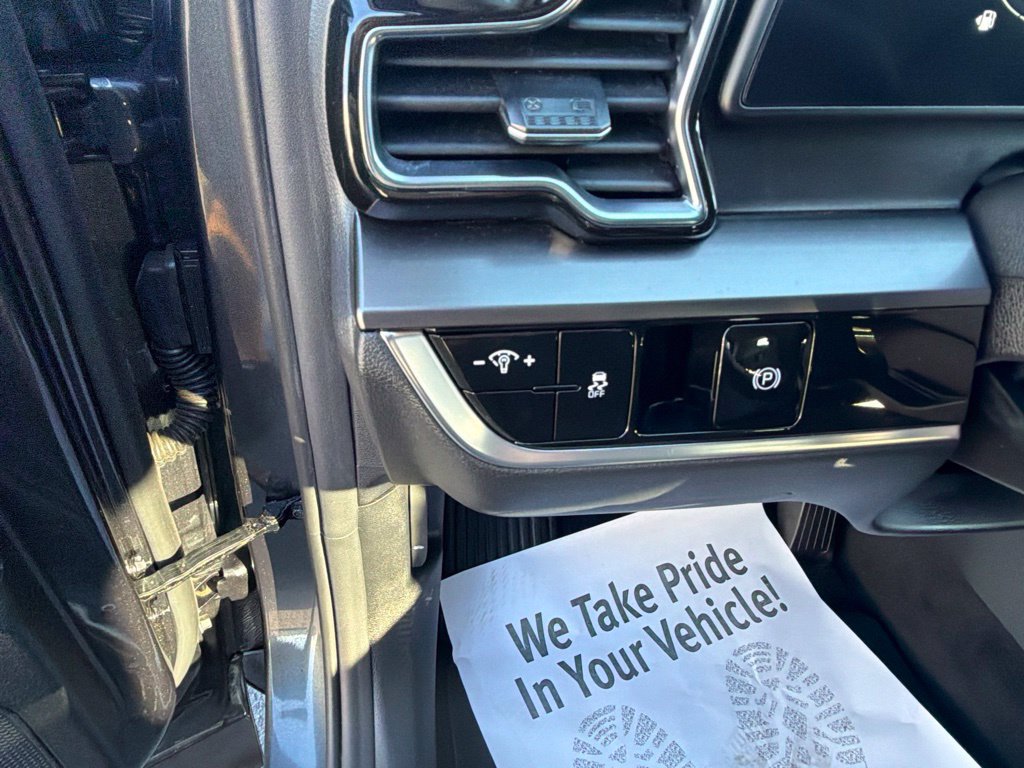 Used 2023 Kia Sportage EX FWD image 28