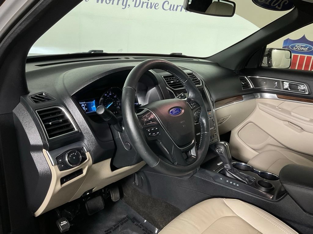 Certified 2018 Ford Explorer Limited FWD image 13