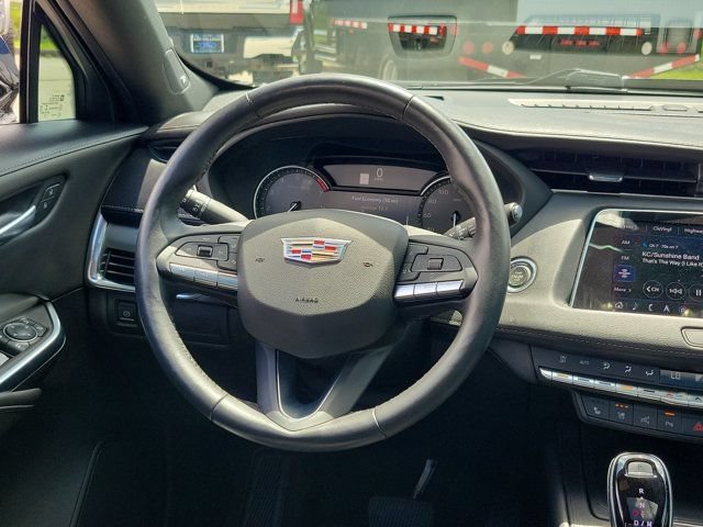 Used 2022 Cadillac XT4 Premium Luxury w/ Enhanced Visibility Package FWD image 22