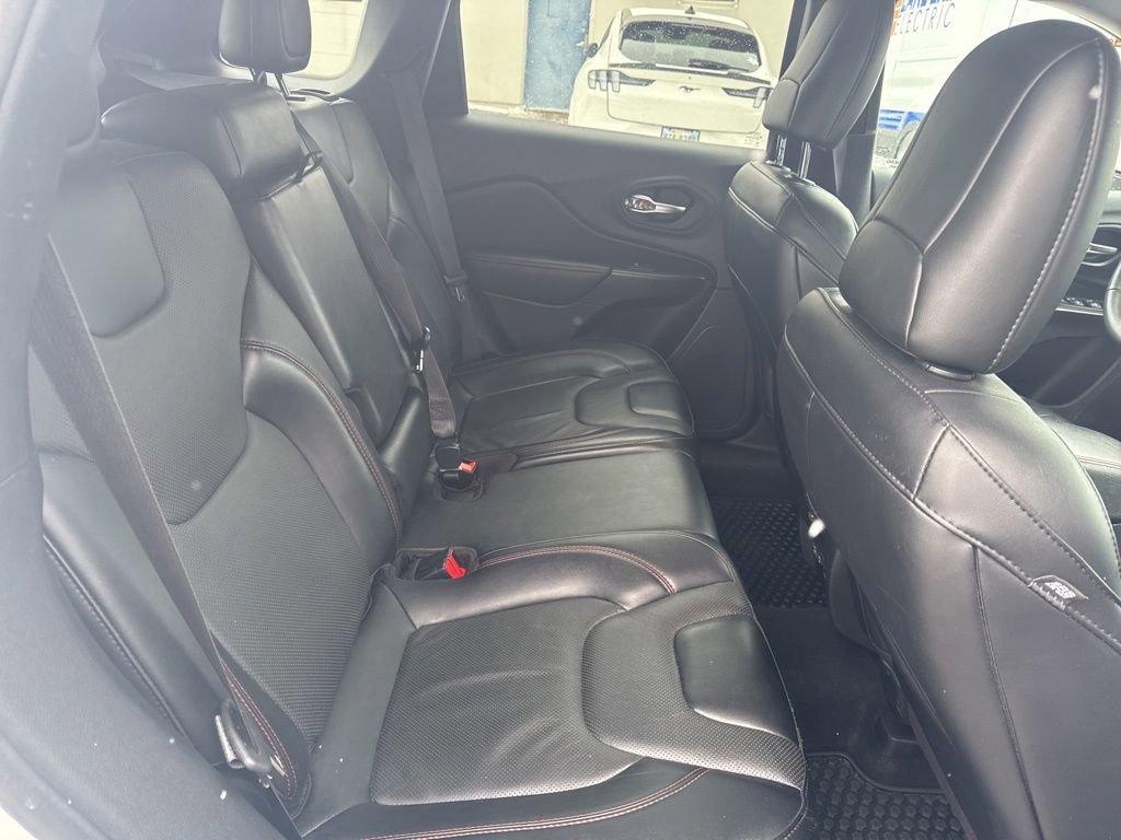 Used 2022 Jeep Cherokee Trailhawk w/ Premium Leather Package image 36