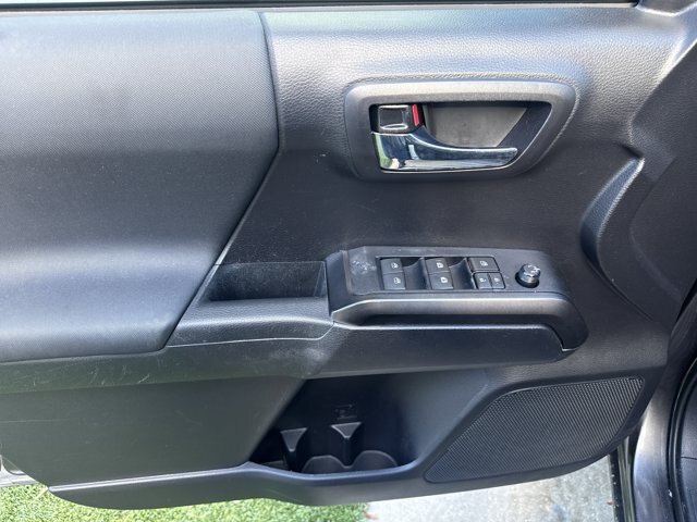 Used 2020 Toyota Tacoma TRD Sport RWD image 10