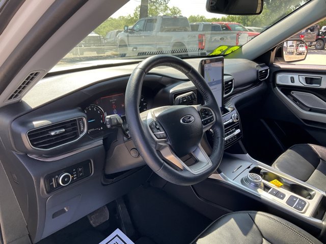 Certified 2023 Ford Explorer Limited w/ Limited Technology Package RWD image 6