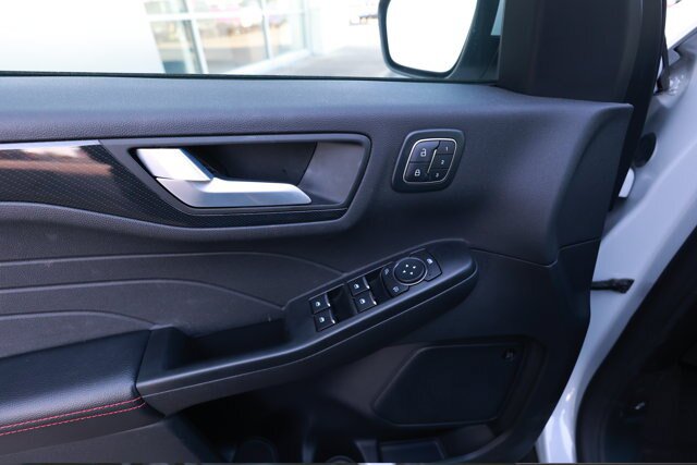 Certified 2025 Ford Escape ST-Line Select w/ Tech Pack #2 AWD/4WD image 18