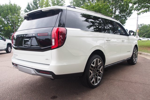 Certified 2025 Ford Expedition Max Platinum w/ Platinum Ultimate Package AWD/4WD image 7