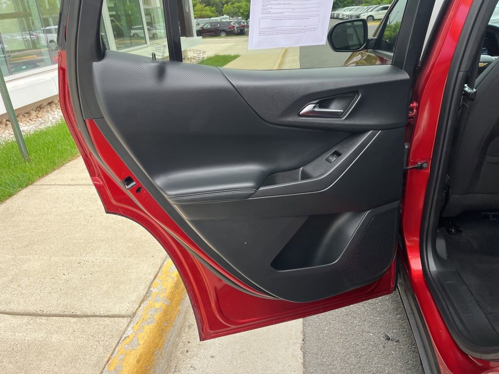Used 2025 Chevrolet Equinox LT AWD/4WD image 18