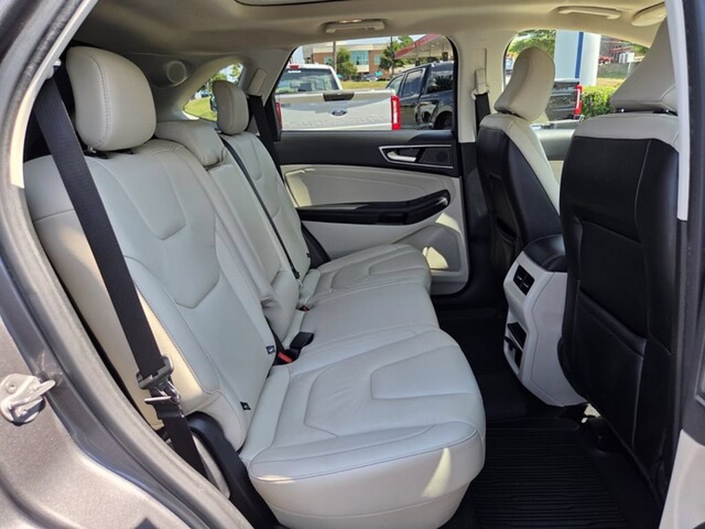 Certified 2022 Ford Edge Titanium AWD/4WD image 21