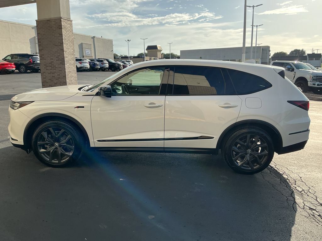 Used 2023 Acura MDX A-Spec AWD/4WD image 2