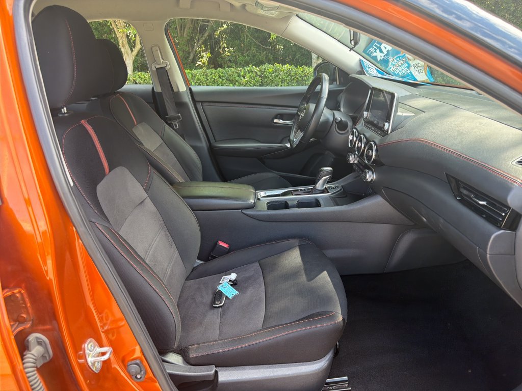 Used 2025 Nissan Sentra SR FWD image 27