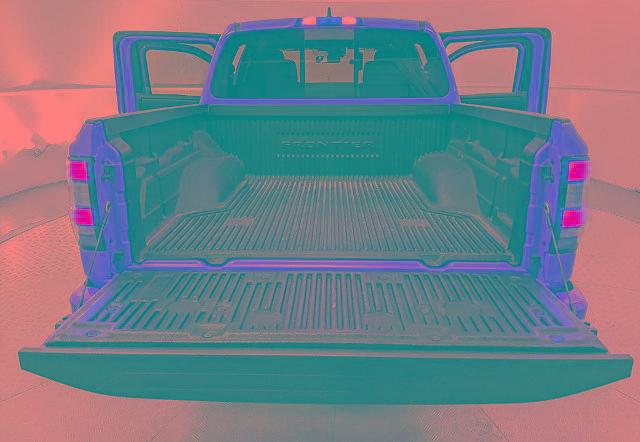 Used 2025 Nissan Frontier PRO-4X image 7