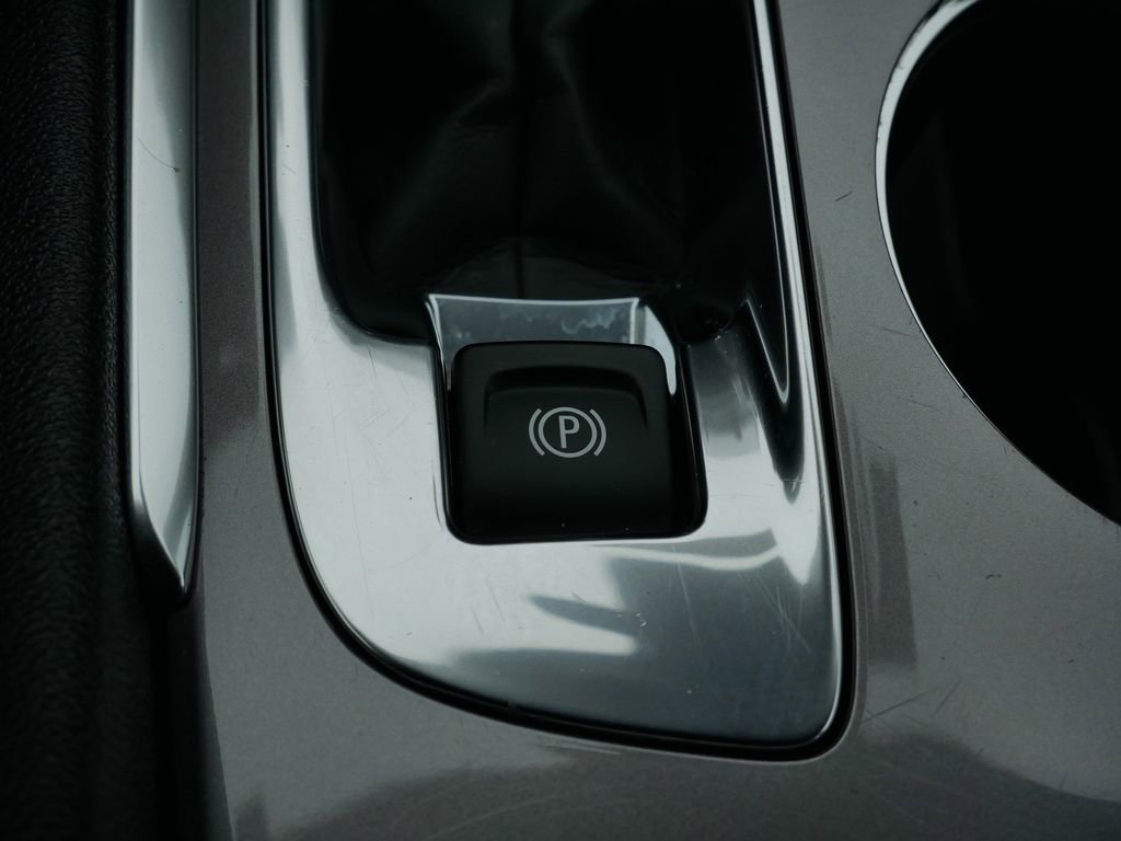 Used 2024 Chevrolet Malibu LT image 24