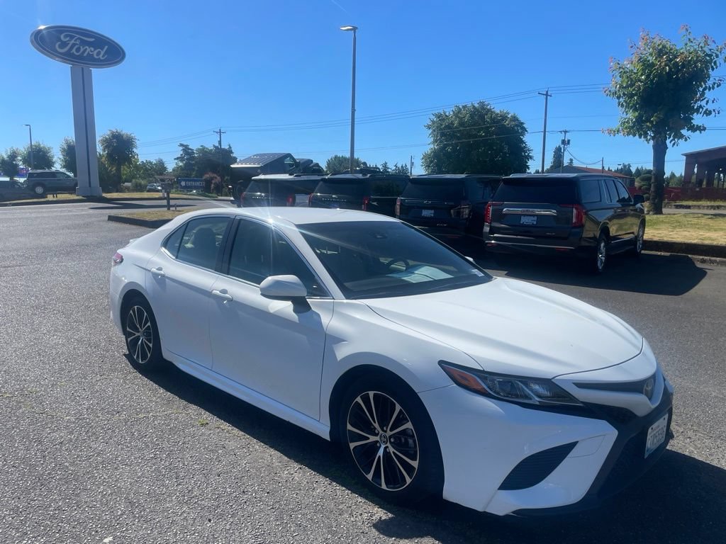 Used 2018 Toyota Camry SE FWD image 3