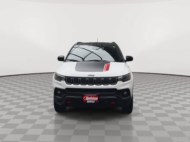 Used 2025 Jeep Compass Trailhawk AWD/4WD image 29