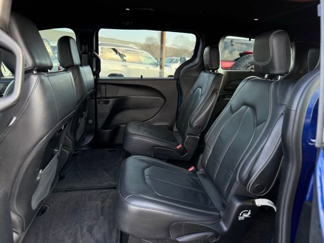 Used 2020 Chrysler Pacifica Touring-L w/ Advanced Safetytec Group image 13