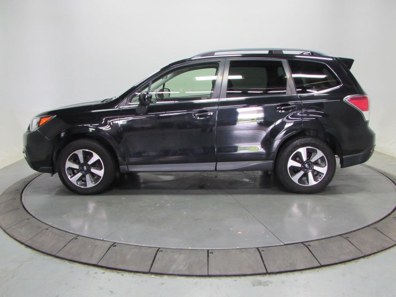 Used 2017 Subaru Forester 2.5i Limited AWD/4WD image 4