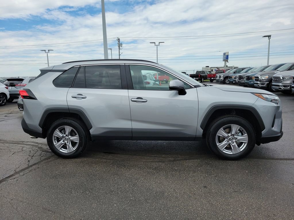 Used 2025 Toyota RAV4 XLE w/ Convenience Package AWD/4WD image 3