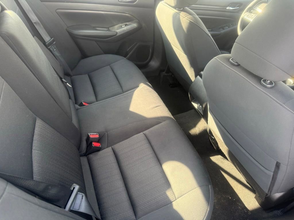 Used 2024 Nissan Altima 2.5 SV FWD image 39