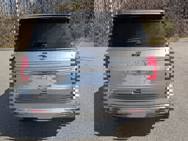 Certified 2023 Ford Expedition XLT image 4