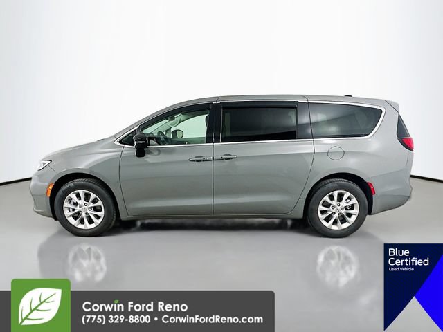 Used 2024 Chrysler Pacifica Touring-L AWD/4WD image 4