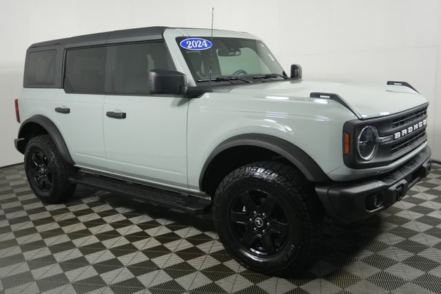 Certified 2024 Ford Bronco Black Diamond AWD/4WD image 2