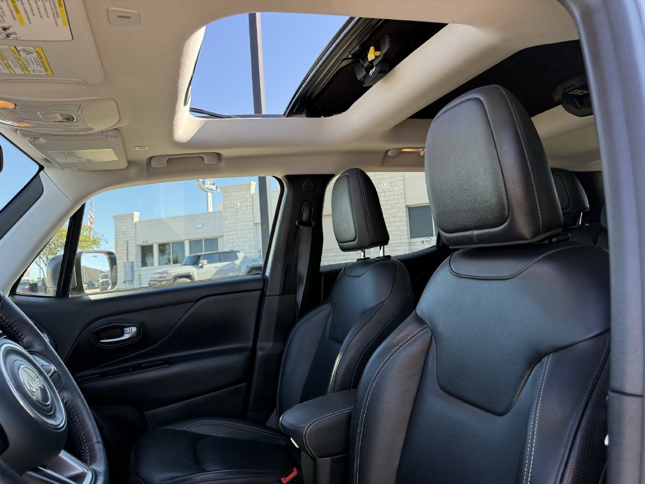 Used 2019 Jeep Renegade Limited AWD/4WD image 23