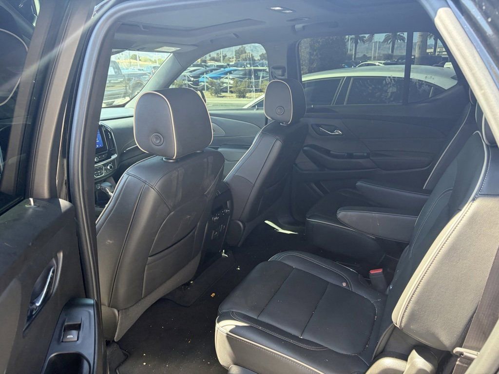 Used 2023 Chevrolet Traverse Premier w/ Redline Edition image 3