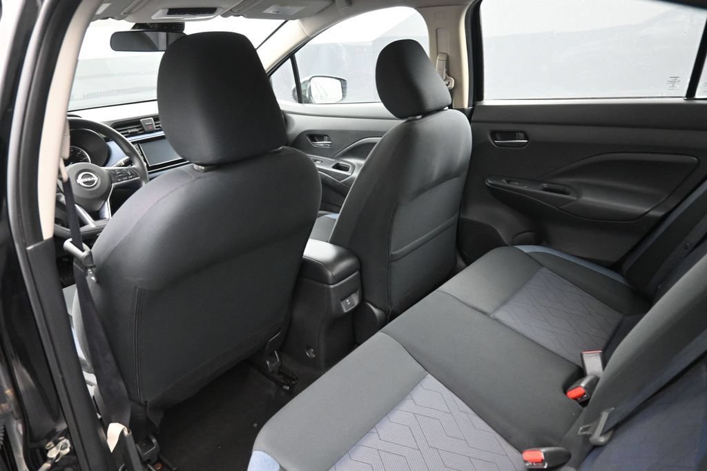 Used 2023 Nissan Versa SV FWD image 7
