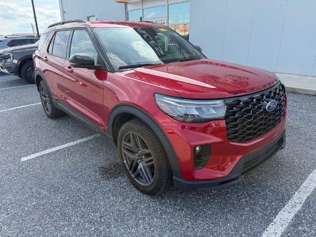 Certified 2025 Ford Explorer ST-Line w/ ST-Line Street Pack AWD/4WD image 2