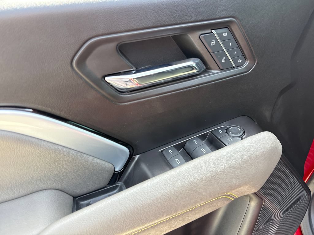 Used 2024 Chevrolet Colorado ZR2 w/ ZR2 Convenience Package III AWD/4WD image 16