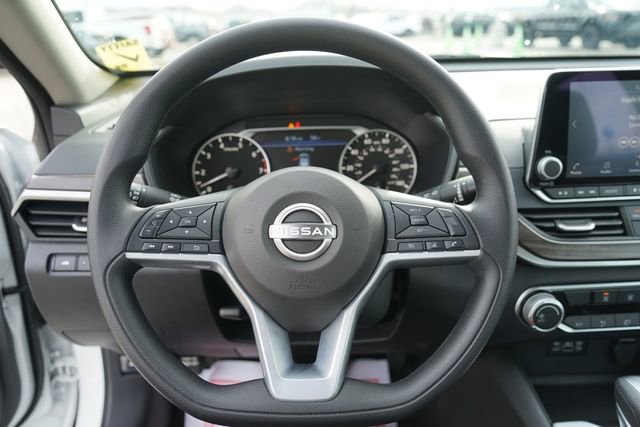 Used 2025 Nissan Altima 2.5 SV FWD image 20