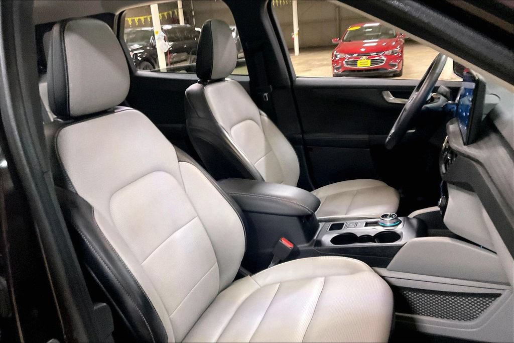 Certified 2023 Ford Escape Platinum AWD/4WD image 7