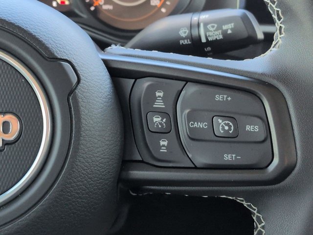 Used 2025 Jeep Gladiator Mojave w/ Safety Group AWD/4WD image 24