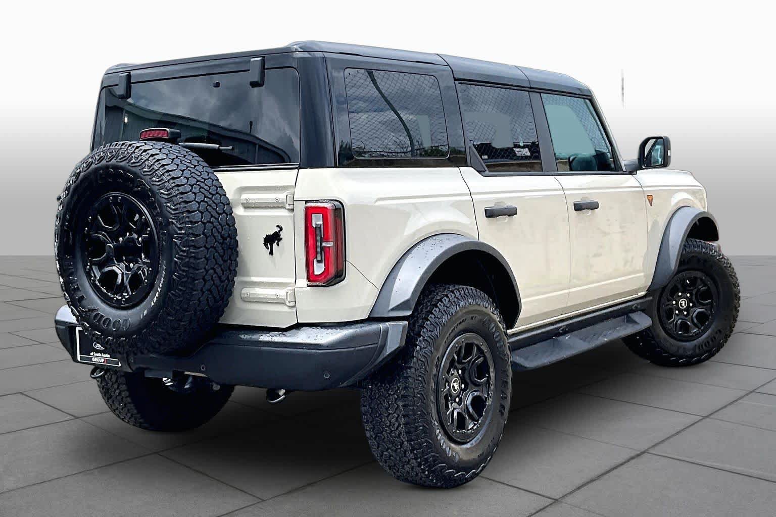 Certified 2025 Ford Bronco Badlands AWD/4WD image 13