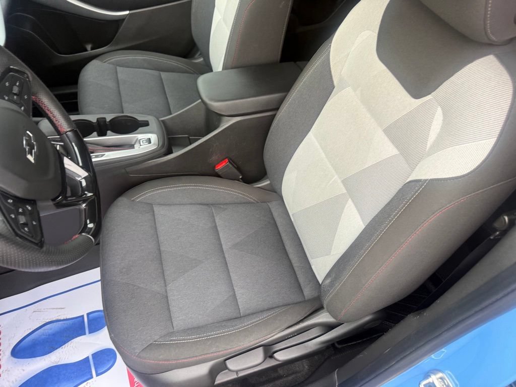 Used 2024 Chevrolet Trax RS FWD image 17