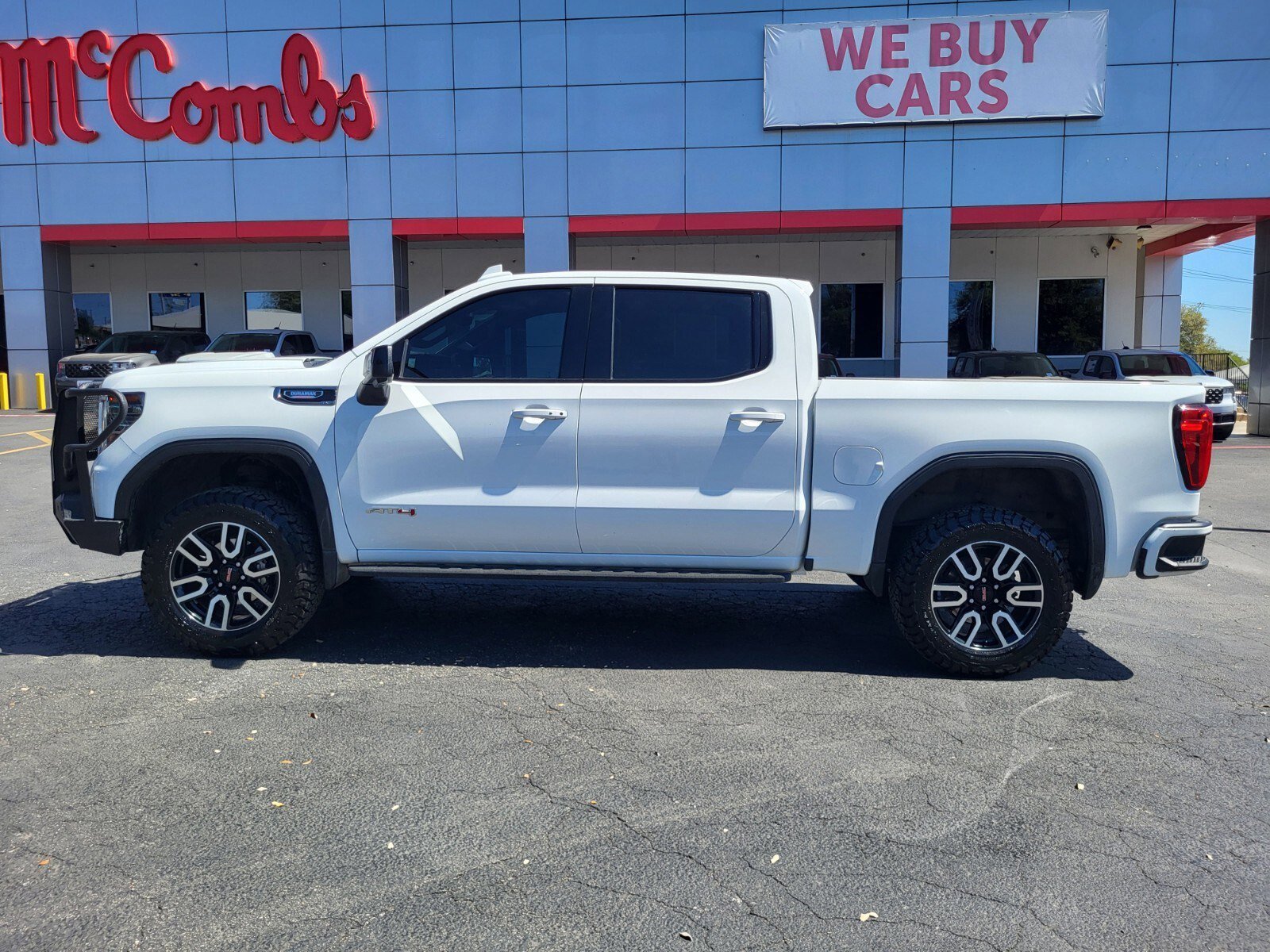 Used 2023 GMC Sierra 1500 AT4 w/ AT4 Premium Package image 6