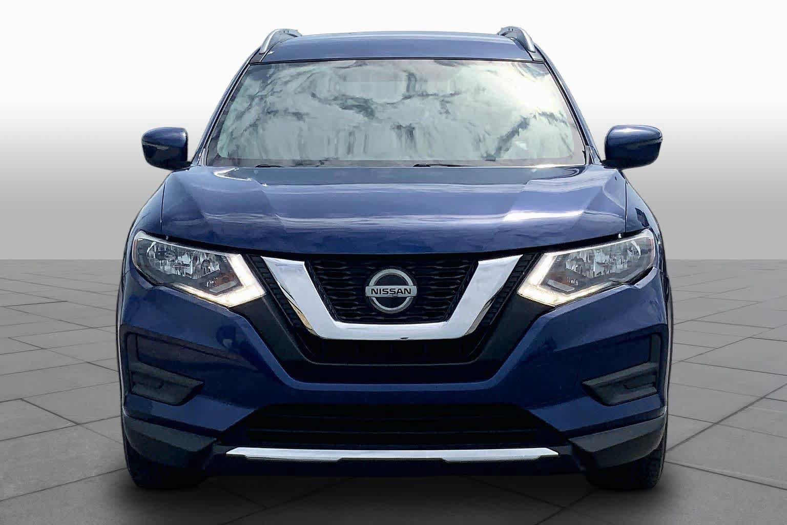 Used 2018 Nissan Rogue SV FWD image 4