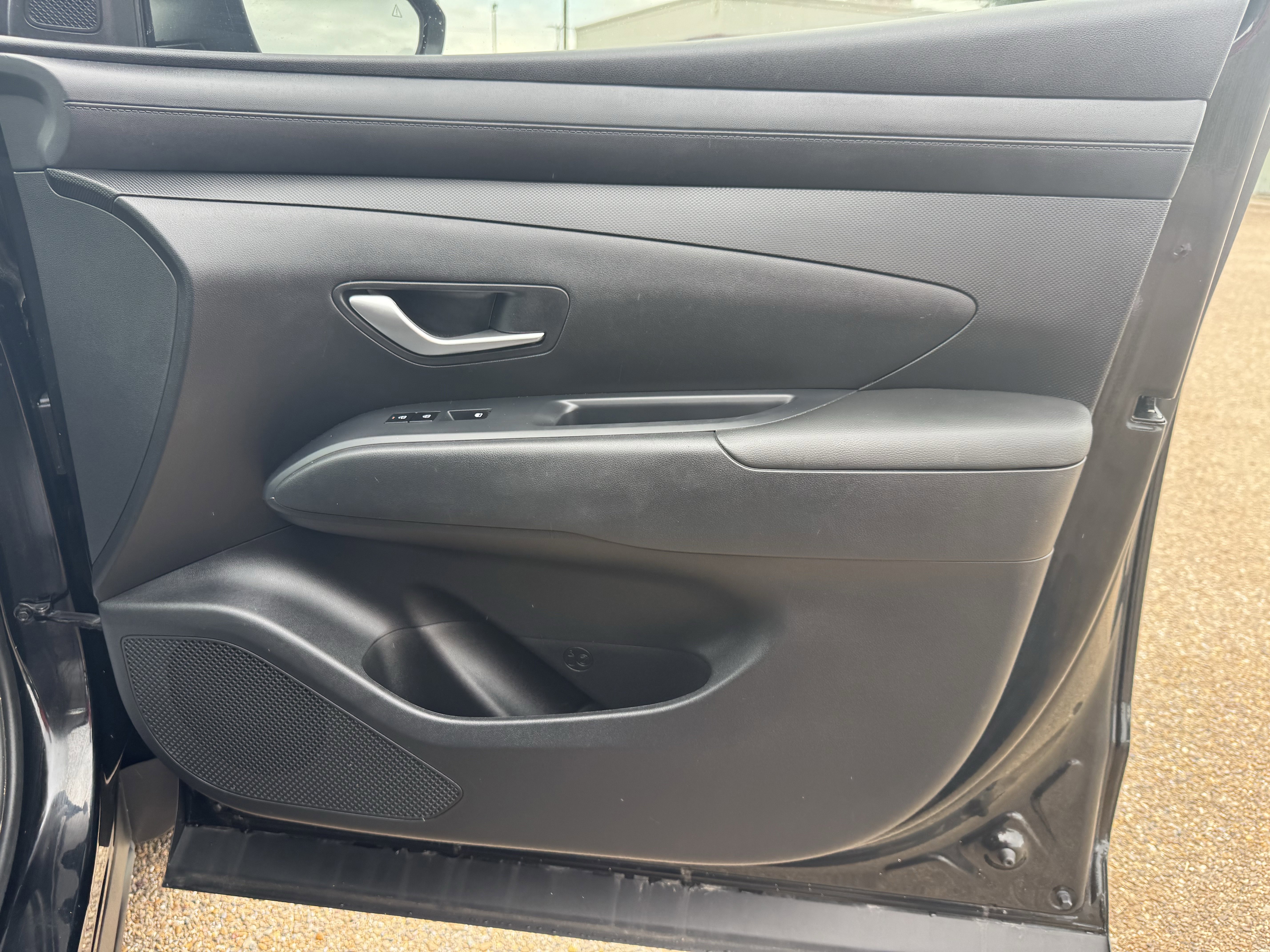 Used 2025 Hyundai Santa Cruz SE FWD image 34