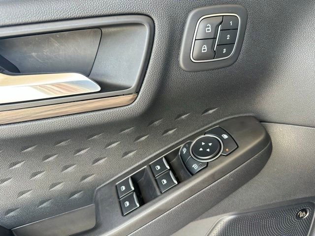 Certified 2020 Ford Escape Titanium FWD image 27