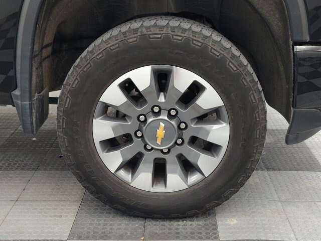 Used 2024 Chevrolet Silverado 2500 Custom w/ Custom Value Package AWD/4WD image 8