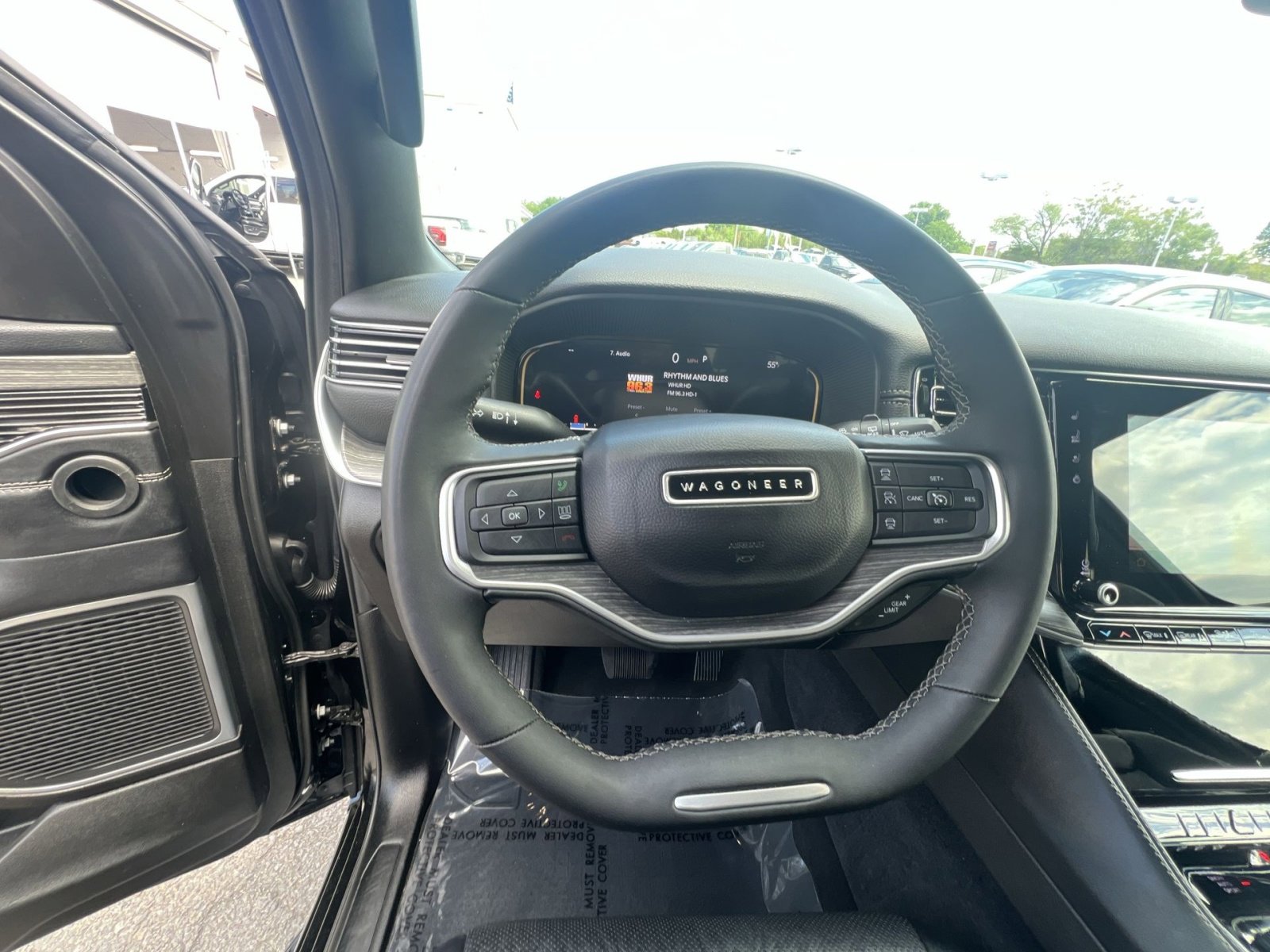 Used 2024 Jeep Wagoneer Series III AWD/4WD image 24