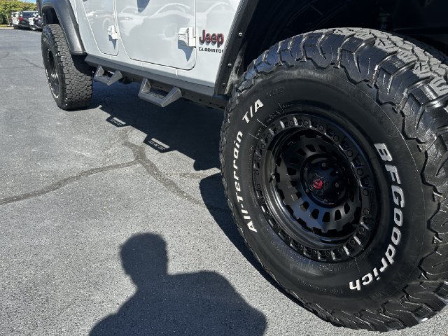 Used 2021 Jeep Gladiator Rubicon AWD/4WD image 11