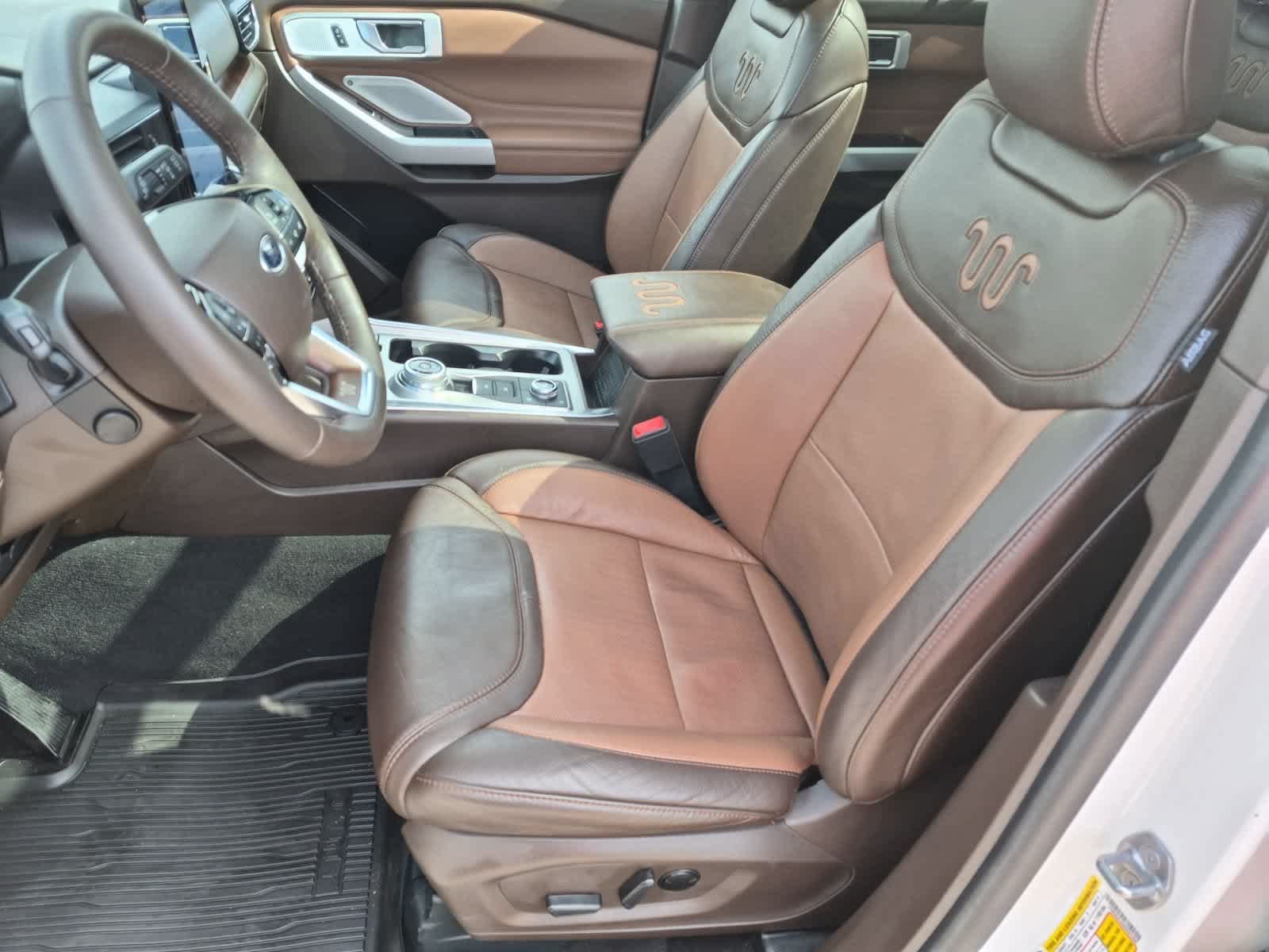 Certified 2024 Ford Explorer King Ranch w/ Technology Package AWD/4WD image 16