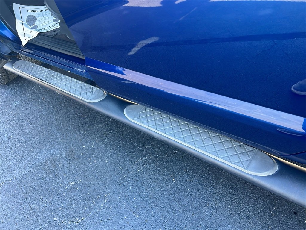 Used 2019 Nissan Titan SV image 11