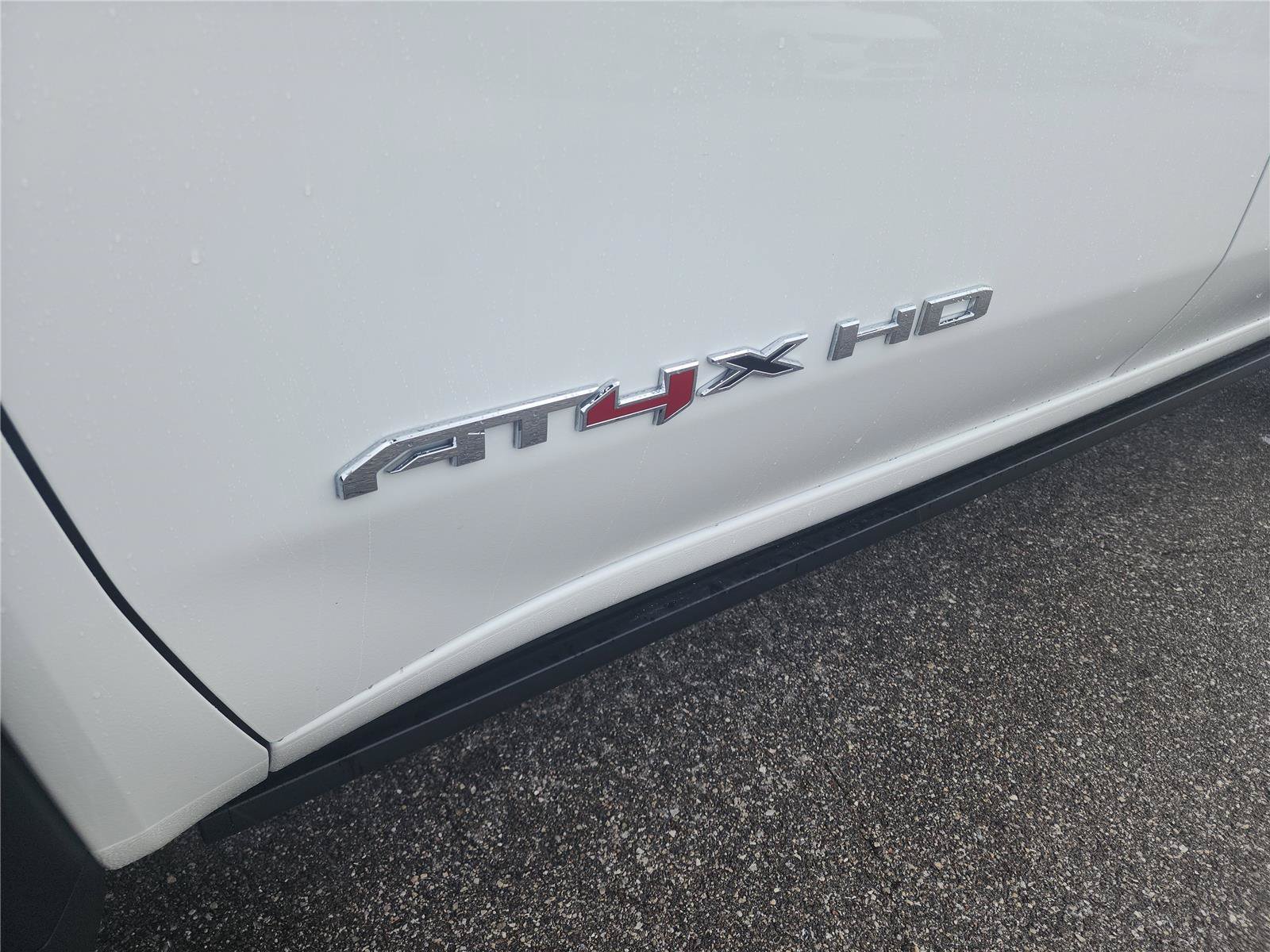 Used 2025 GMC Sierra 2500 AT4X w/ AT4X AEV Edition AWD/4WD image 10