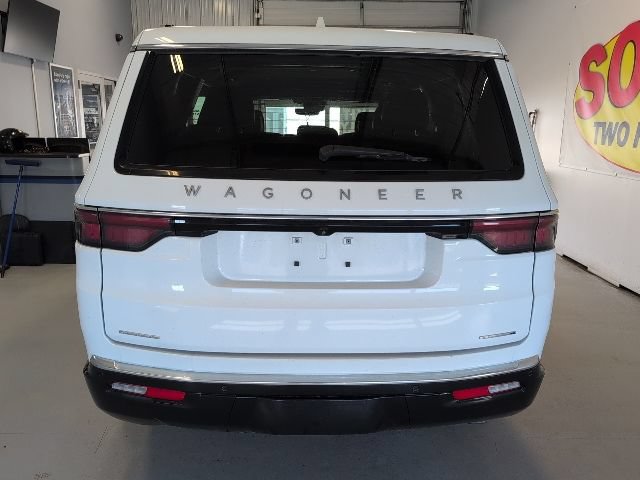 Used 2023 Jeep Wagoneer Series II AWD/4WD image 3